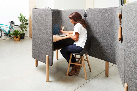 Cāav desk pod